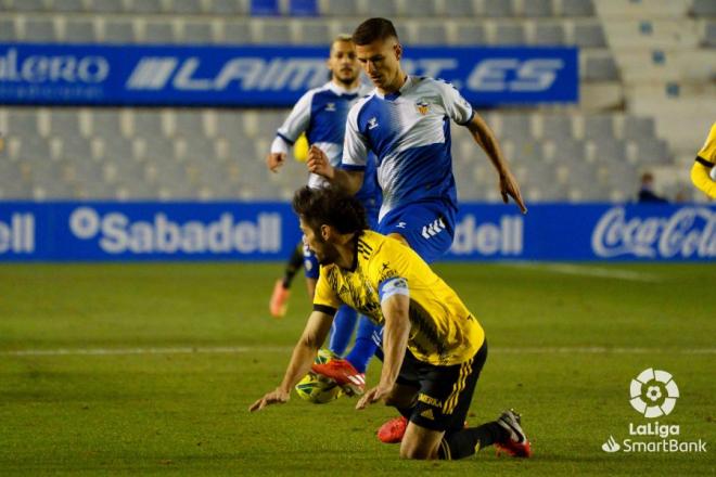 Arribas, en un lance del Sabadell-Real Oviedo (Foto: LaLiga).