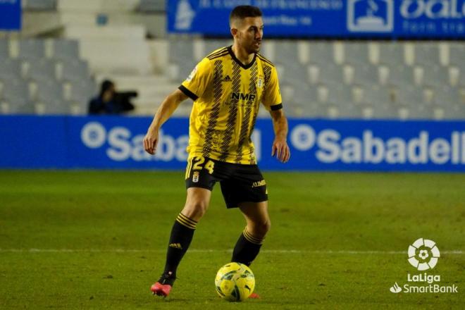 Lucas Ahijado, durante el Sabadell-Real Oviedo (Foto: LaLiga).