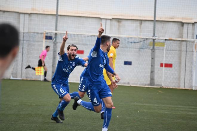 Lulu, celebrando un gol ante el Malagueño (Foto: El Palo FC).