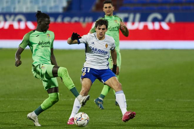 Imagen del duelo entre el Real Zaragoza y el Fuenlabrada (Foto: Daniel Marzo).