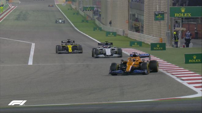 Carlos Sainz (McLaren), en una curva del Gran Premio de Sakhir, en Baréin (Foto: F1)