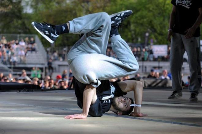 Imagen de una competición de breakdance (Foto: EFE).