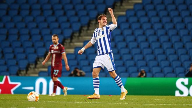 Jon Bautista celebra su gol ante el Rijeka con la camiseta de la Real Sociedad (Foto: Real Sociedad).