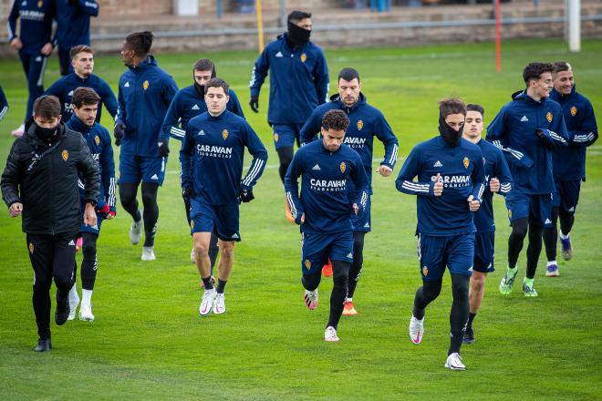 La plantilla del Real Zaragoza se ejercita en la Ciudad Deportiva (Foto: Daniel Marzo).