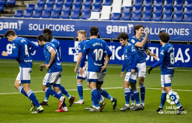 Los jugadores del Oviedo festejan un tanto reciente (Foto: LaLiga).