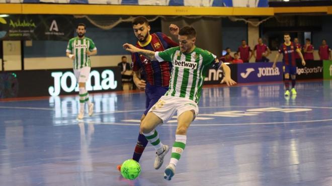 Imagen del partido entre el Betis Futsal y el Barcelona. (Foto: RBB).