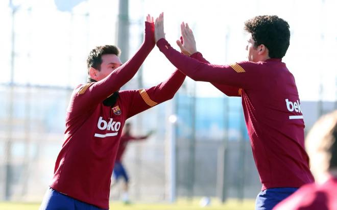 Leo Messi y Aleñá, pretendido por el Getafe, en una sesión del Barcelona (Foto: FCB).