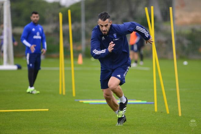 Negredo, en un reciente entrenamiento (Foto: Cádiz CF).