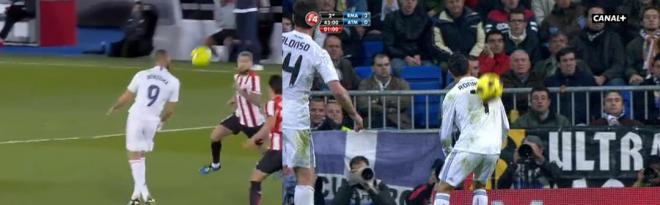 Las espaldinhas de Karim Benzema y Cristiano Ronaldo.