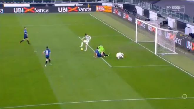 El fallo de Álvaro Morata en el Juventus-Atalanta.