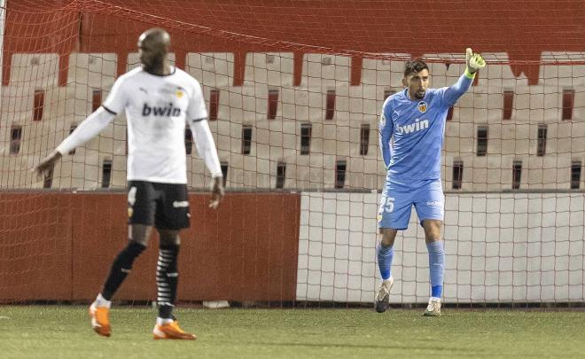 Cristian Rivero en el Terrasa - Valencia (Foto: Valencia CF)