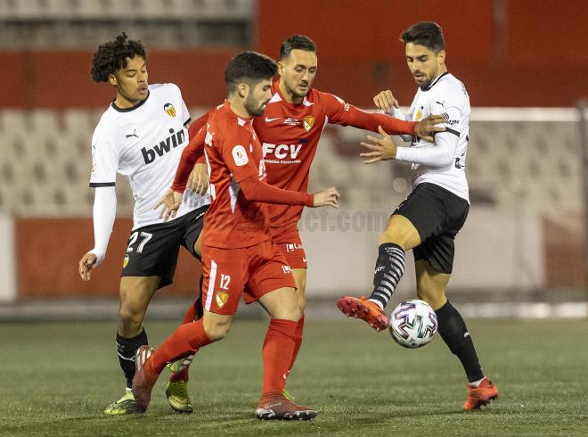 Koba intentó conectar con Rubén Sobrino, pero no obtuvo resultados (Foto: Valencia CF).