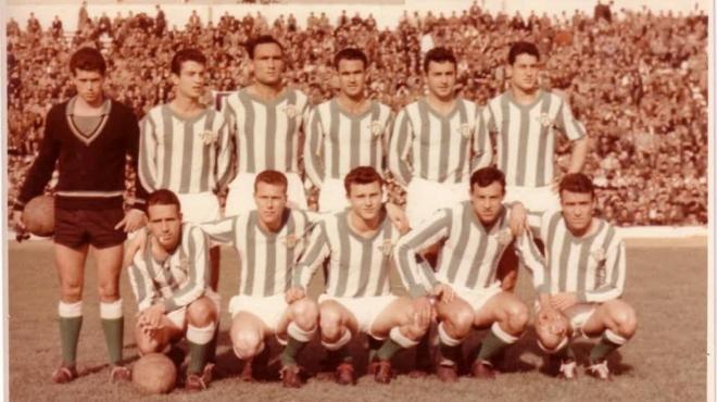 Francisco Domínguez, en un once del Betis.