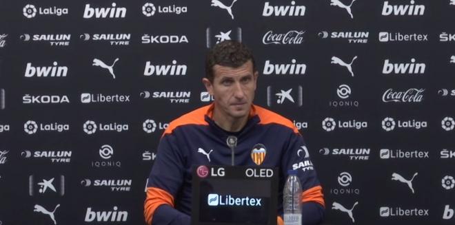 Javi Gracia durante la rueda de prensa del Valencia CF.