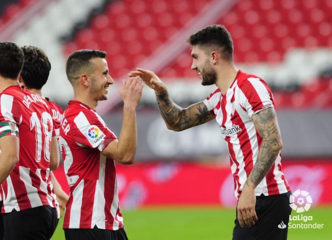 Álex Berenguer y Unai Núñez celebran el segundo gol ante el Huesca (Foto: LaLiga).