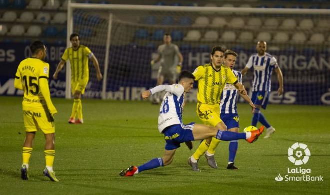Blanco Leschuk, durante el Ponferradina-Real Oviedo (Foto: LaLiga).