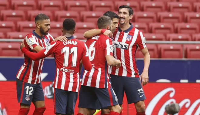 Los jugadores del Atleti celebran un gol de Luis Suárez ante el Elche (Foto: ATM).