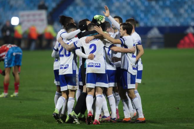 Los jugadores del Real Zaragoza celebran la victoria ante el Lugo (Foto: LaLiga).