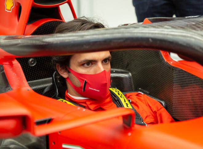 Carlos Sainz, montado en el monoplaza de Ferrari (Foto: Ferrari)