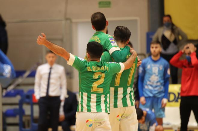 Los jugadores del Betis Futsal celebran un gol (foto: Betis Futsal).