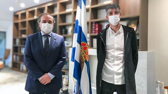 Imanol Alguacil y Jokin Aperribay, tras la renovación (Foto: Real Sociedad).