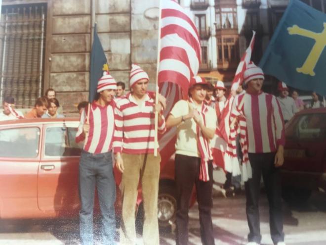 Santiago Batalla y sus amigos en la final de Copa de 1980 (Foto: Santiago Batalla)