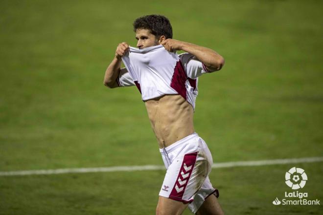Álvaro Peña, celebrando su gol ante el Mirandés (Foto: LaLiga).