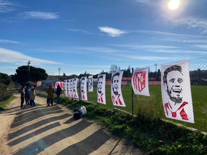 Pancartas de apoyo a Saúl en Majadahonda (Foto: @Replicantes1903).