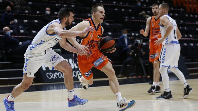 Valencia Basket arrasa al colista Gipuzkoa y se acerca a la Copa del Rey
