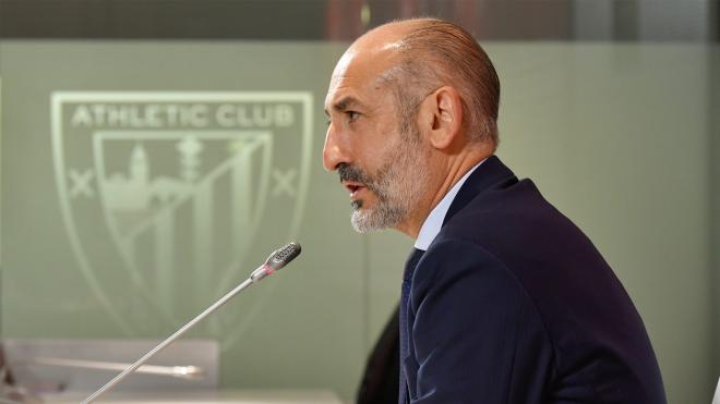 Aitor Elizegi valora la asamblea en rueda de prensa (Foto: Athletic Club).