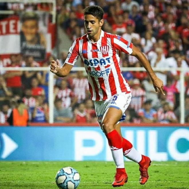 Cecchini, durante un partido con Unión Santa Fe.