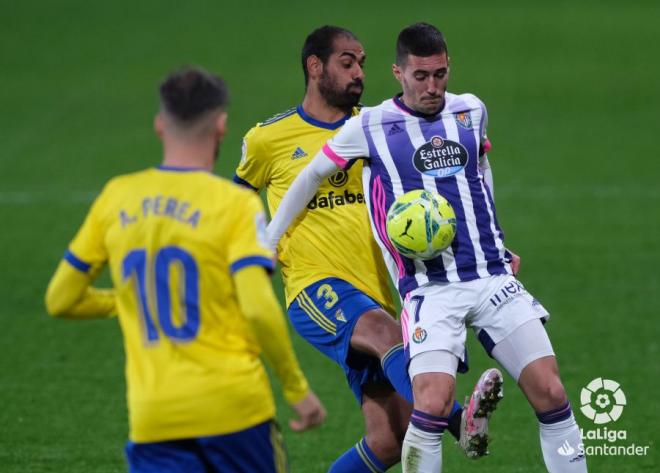 Sergi Guardiola, en el duelo del Real Valladolid en Cádiz (Foto: LaLiga).