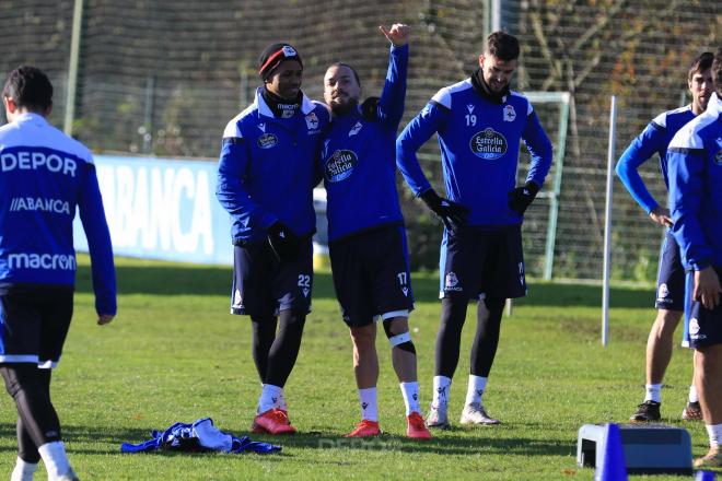 La plantilla del Dépor, en un entrenamiento en Abegondo (Foto: RCD).