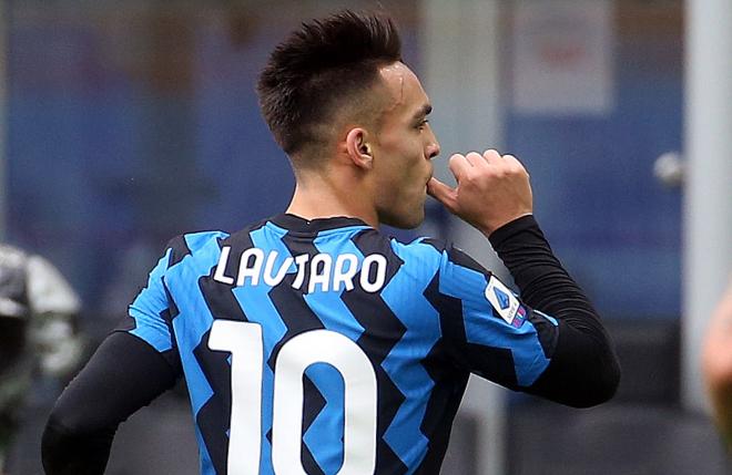 Lautaro, pretendido por el Barcelona, celebra un gol con el Inter de Milán (FOTO: EFE).