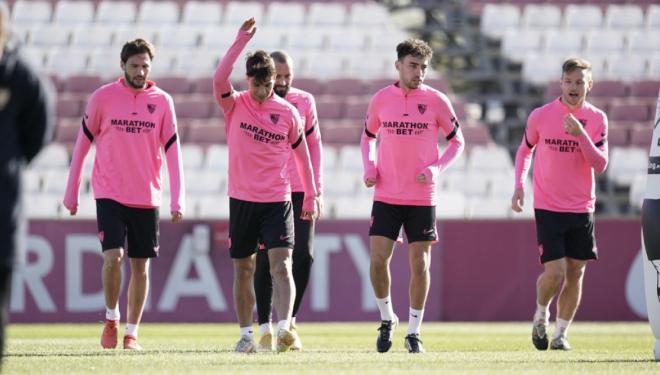 Los futbolistas del Sevilla FC en el entrenamiento (foto: Sevilla FC).