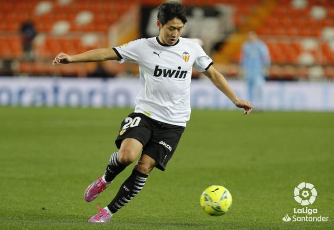 Kang In Lee, en un partido en su etapa en el Valencia CF.