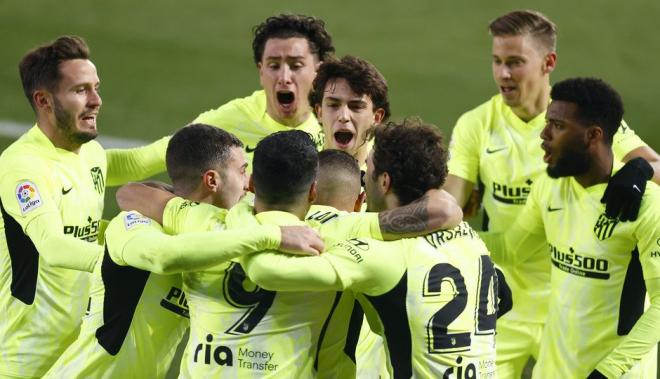 Los jugadores del Atlético de Madrid celebran el gol de Luis Suárez (Foto: ATM).