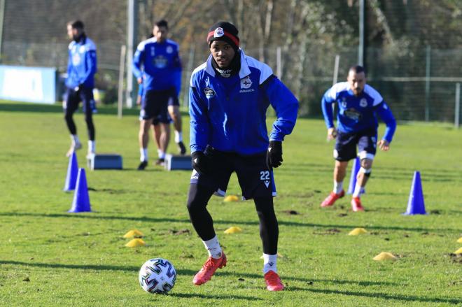 Diego Rolan durante un entrenamiento en la Ciudad Deportiva de Abegondo (Foto: RCD).