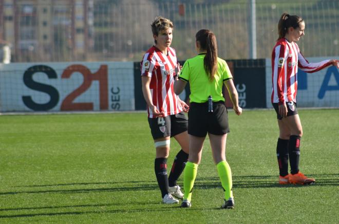 Lance del derbi femenino entre la Real Sociedad y el Athletic (foto: Giovanni Batista).