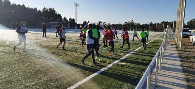 Los jugadores del Pontevedra, en un entrenamiento (Foto: PCF).