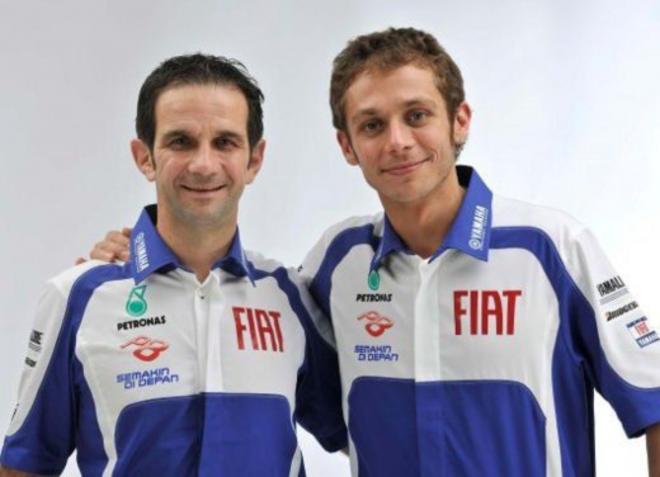 Davide Brivio junto a Valentino Rossi en el equipo Yamaha (Foto: Yamaha)