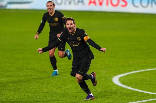 Leo Messi celebra su primer gol al Granada (Foto: FCB).