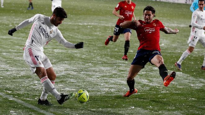Marco Asensio intenta un centro (Foto: Real Madrid).