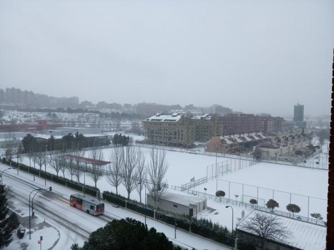 Valladolid cubierta por un manto blanco de nieve. (Foto: @Moises63)