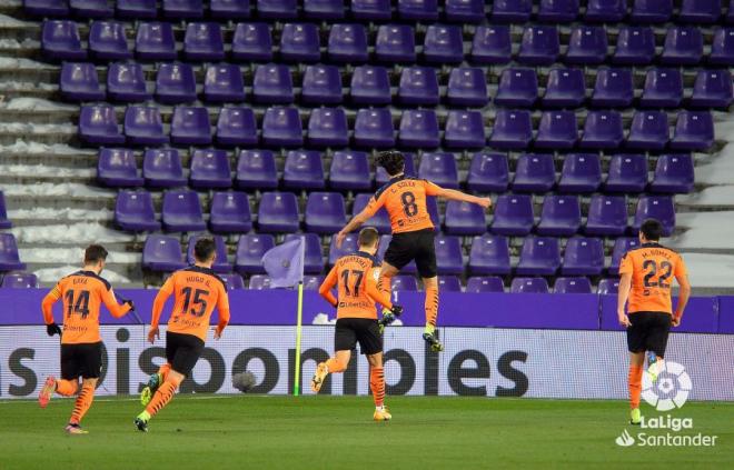 Carlos Soler celebra su gol al Pucela en Zorrilla (Foto: LaLiga).