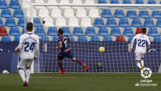 Morales, en el momento de su gol al Eibar (Foto: LaLiga).