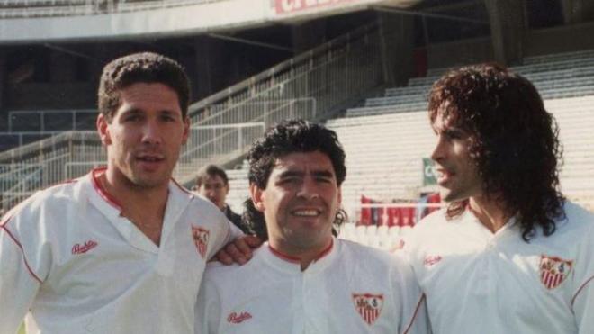 Simeone, junto a Maradona y Diego Rodríguez en el Sevilla (Foto: SFC)