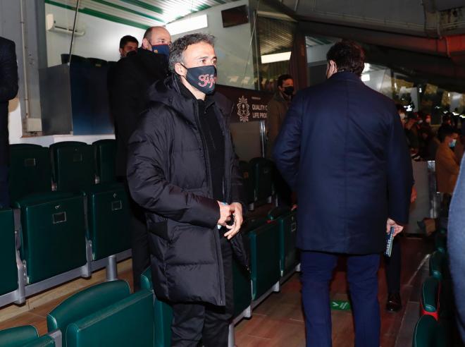 Luis Enrique Martínez, con una mascarilla de Gijón, en El Arcángel (Foto: RFEF).