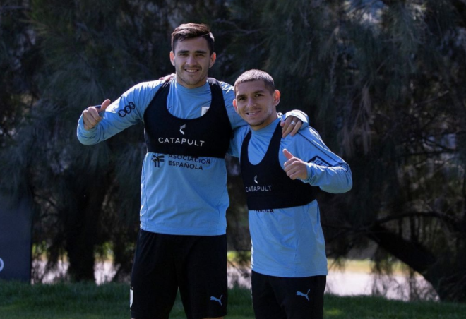 Lucas Torreira con Maxi Gómez