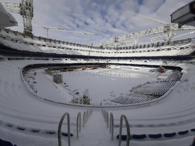 El Santiago Bernabéu, nevado tras el paso de la borrasca Filomena (Foto: Real Madrid CF).